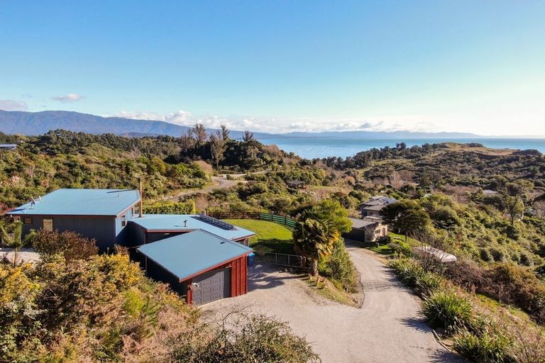 Photo of property in 27 Falconer Road, Pohara, Takaka, 7183