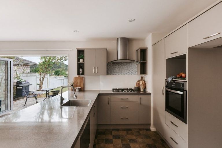 Photo of property in 39 Scoria Close, Pyes Pa, Tauranga, 3112