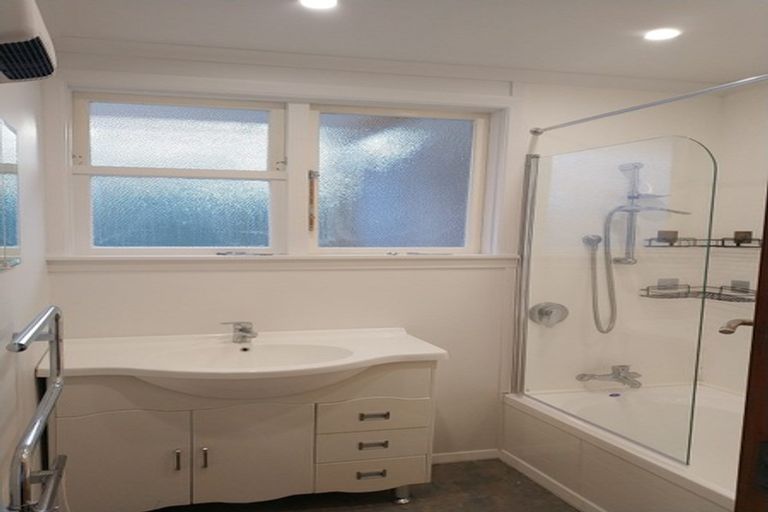 Photo of property in 18 Hanlon Street, Halfway Bush, Dunedin, 9010