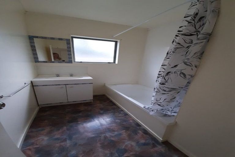 Photo of property in 15 Orchard Road, Browns Bay, Auckland, 0630