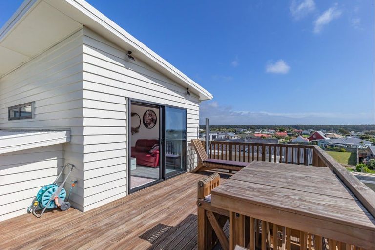 Photo of property in 22 Taonui Street, Waitarere Beach, Levin, 5510