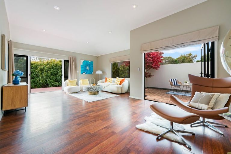 Photo of property in 19 Summerfield Lane, Albany, Auckland, 0632