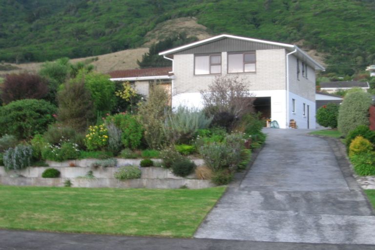 Photo of property in 39 Huia Street, Waikanae, 5036