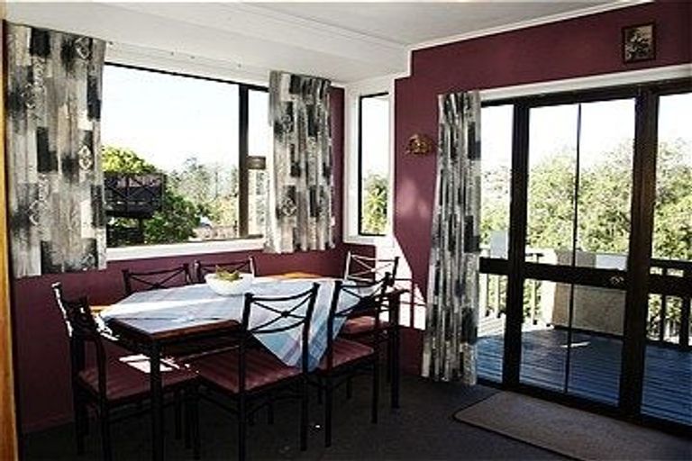 Photo of property in 33 Juniper Road, Sunnynook, Auckland, 0620