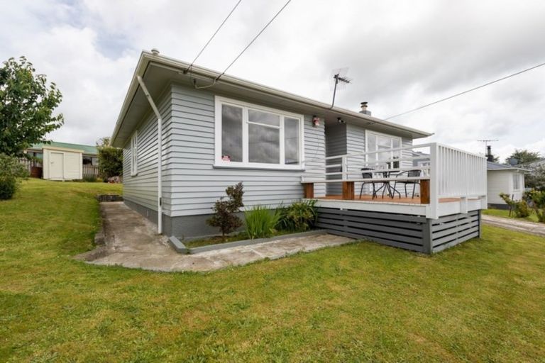 Photo of property in 42 Leicester Street, Cannons Creek, Porirua, 5024