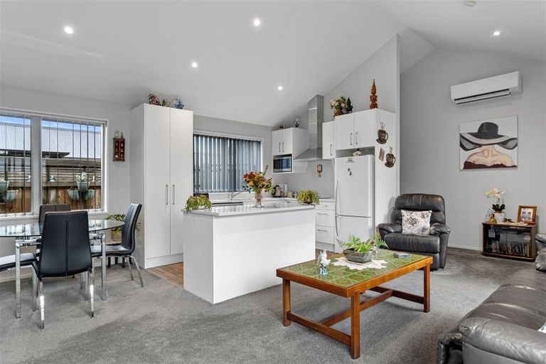 Photo of property in 2/78 Marshland Road, Shirley, Christchurch, 8061