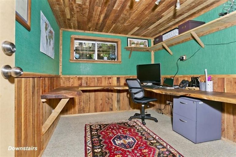 Photo of property in 28 Lavery Place, Sunnynook, Auckland, 0632