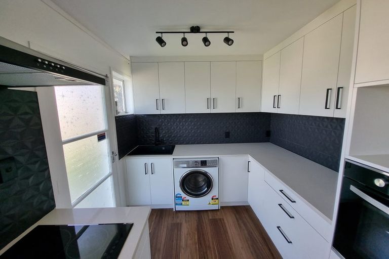 Photo of property in 2/13 Talavera Place, Te Atatu South, Auckland, 0602