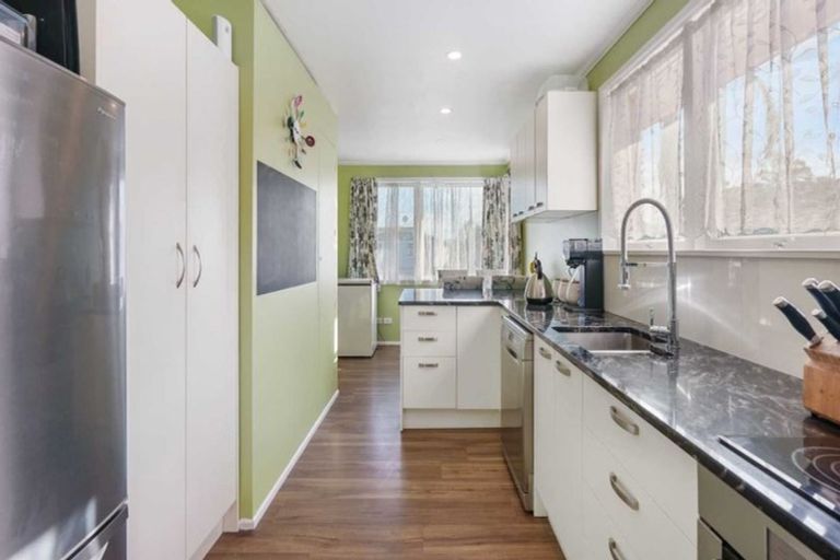 Photo of property in 99 Cargill Street, Papakura, 2110