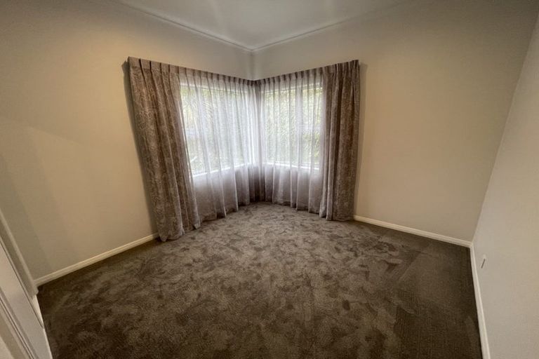 Photo of property in 14 West Road, Northland, Wellington, 6012