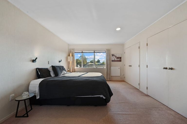 Photo of property in 1/7 Camden Place, Papatoetoe, Auckland, 2025