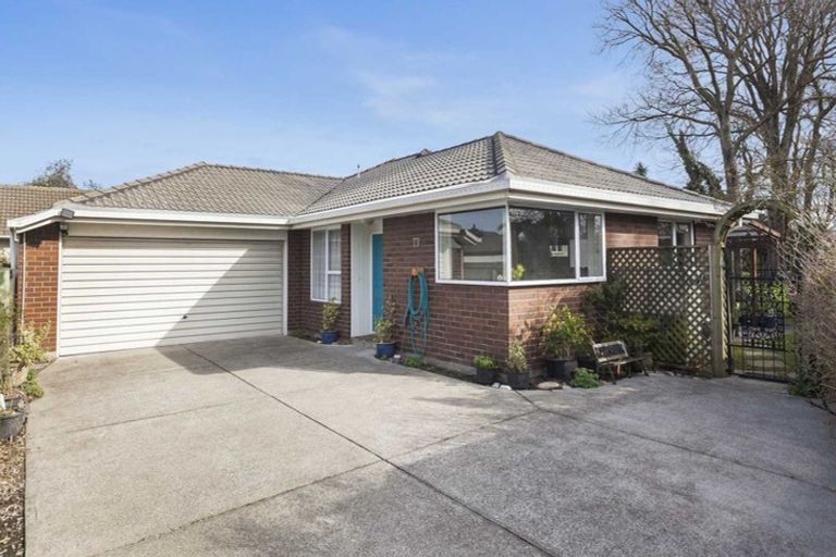 Photo of property in 2/11 Leith Place, Spreydon, Christchurch, 8024