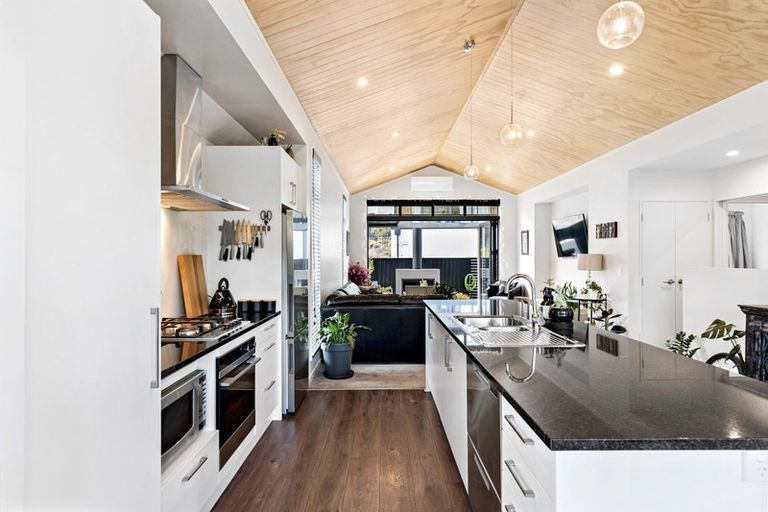 Photo of property in 6 Stamper Lane, Arthurs Point, Queenstown, 9371