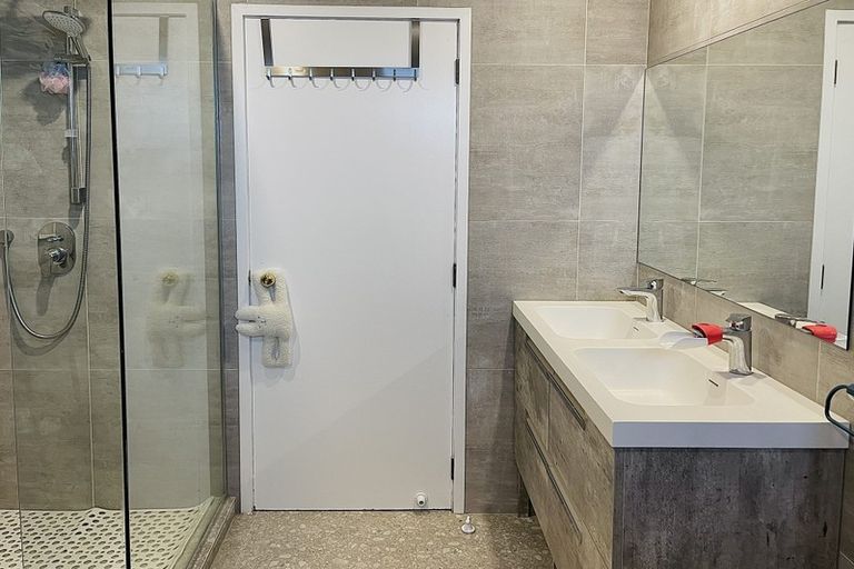 Photo of property in 27 Westpark Drive, West Harbour, Auckland, 0618