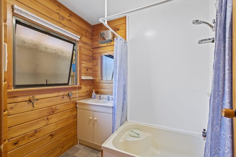 Photo of property in 5 Oxford Street, Waikari, 7420