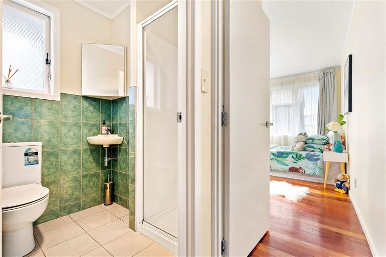 Photo of property in 1/37 Nile Road, Milford, Auckland, 0620