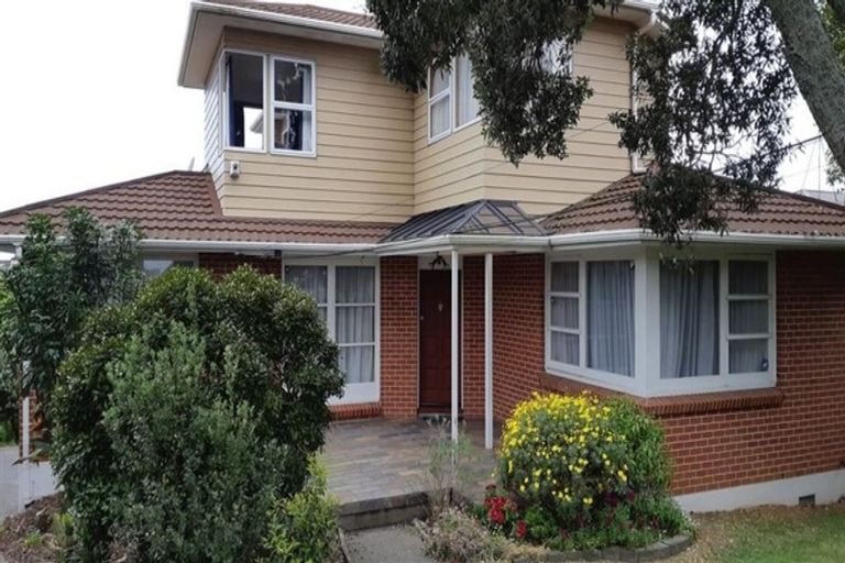 Photo of property in 141 Forrest Hill Road, Forrest Hill, Auckland, 0620