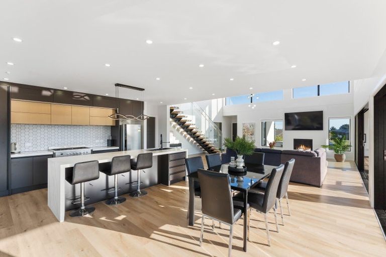 Photo of property in 1 Stetson Rise, Waikanae, 5391