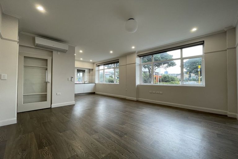 Photo of property in Fountain Court, 7/48 Oriental Parade, Oriental Bay, Wellington, 6011