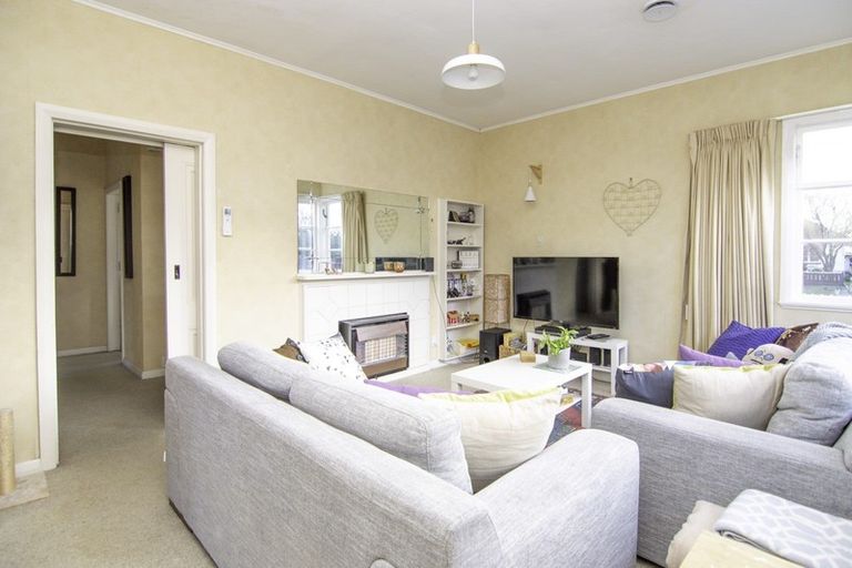 Photo of property in 25 Ihle Street, Terrace End, Palmerston North, 4410