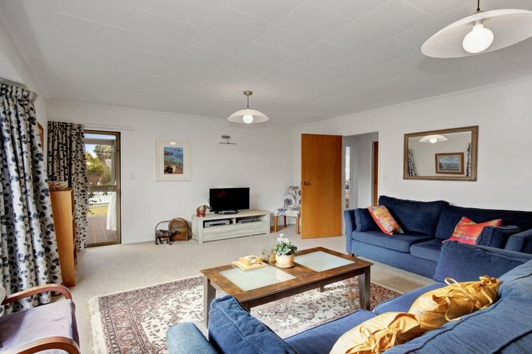 Photo of property in 40 Kapanui Road, Waikanae, 5036