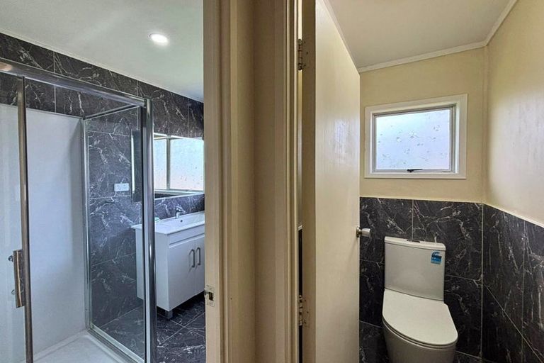 Photo of property in 52 Kurnell Drive, Botany Downs, Auckland, 2010