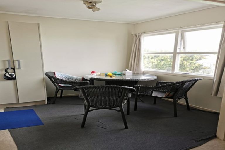 Photo of property in 1/31 Becroft Drive, Forrest Hill, Auckland, 0620
