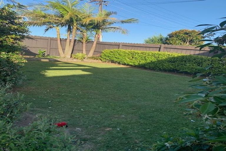 Photo of property in 2/28 Bleakhouse Road, Howick, Auckland, 2014