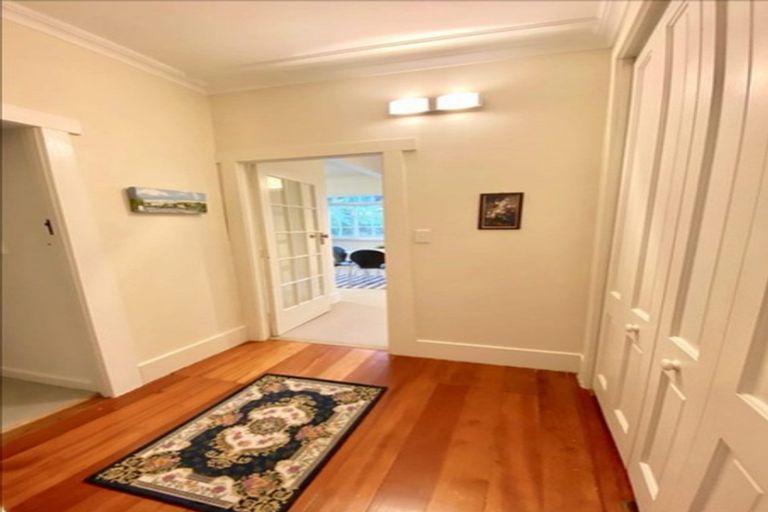 Photo of property in 145 Kelburn Parade, Kelburn, Wellington, 6012