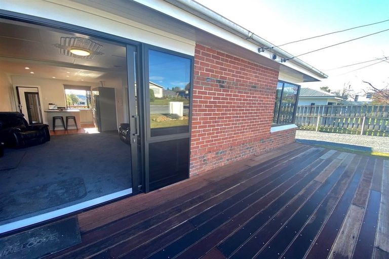 Photo of property in 12 Cossens Street, Balclutha, 9230