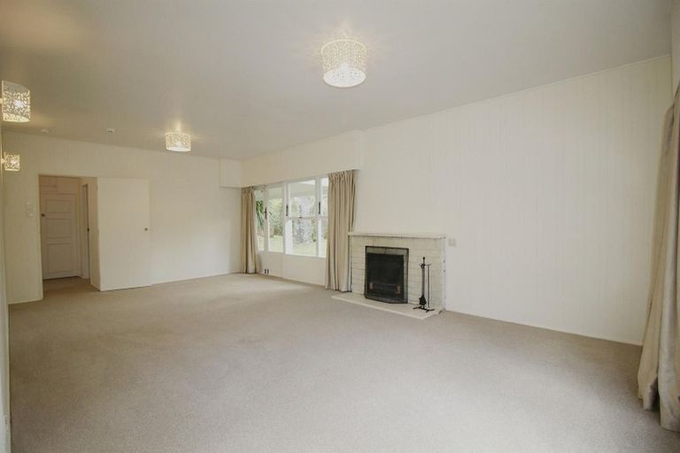 Photo of property in 208 Godley Road, Titirangi, Auckland, 0604