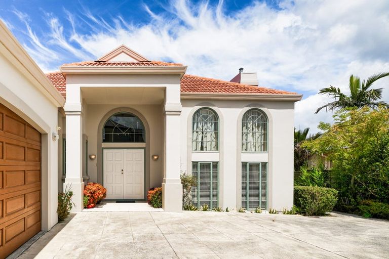 Photo of property in 21 Te Hoe Grove, Pinehill, Auckland, 0632