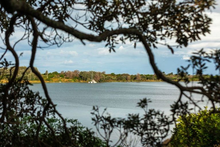 Photo of property in 26 Pohutukawa Drive, Athenree, Waihi Beach, 3177