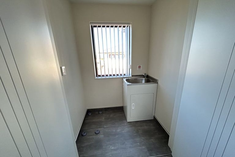 Photo of property in 6/33 Colwill Road, Massey, Auckland, 0614