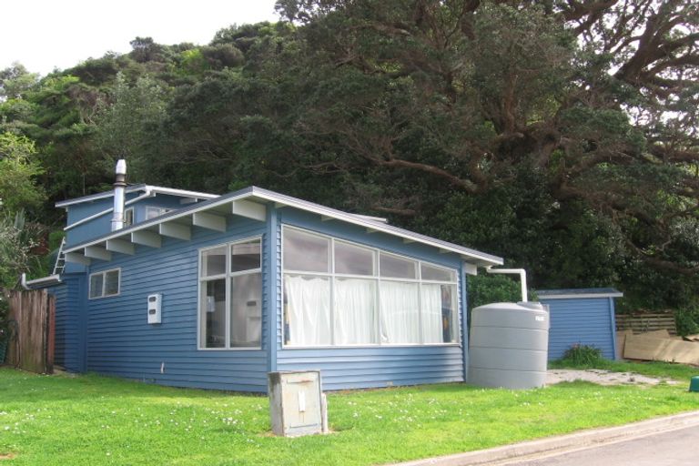 Photo of property in 135 Woodroffe Road, Wyuna Bay, Coromandel, 3581