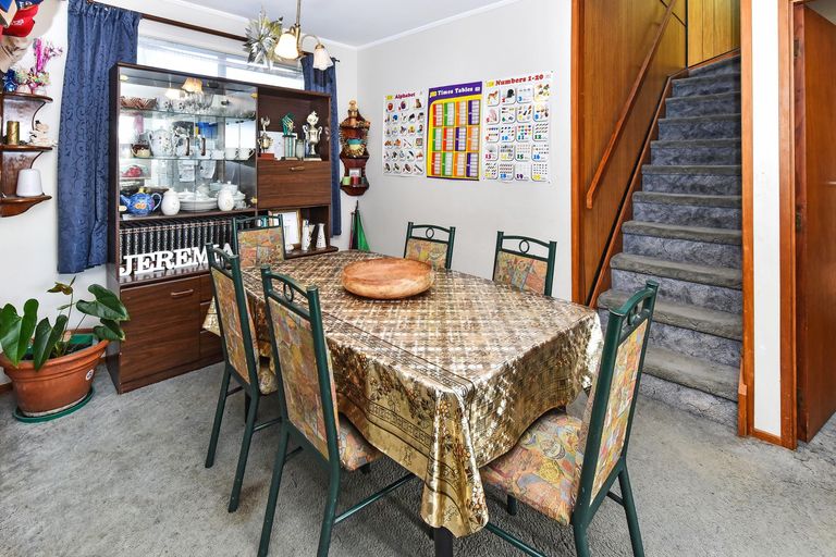 Photo of property in 24 Hyperion Drive, Randwick Park, Auckland, 2105