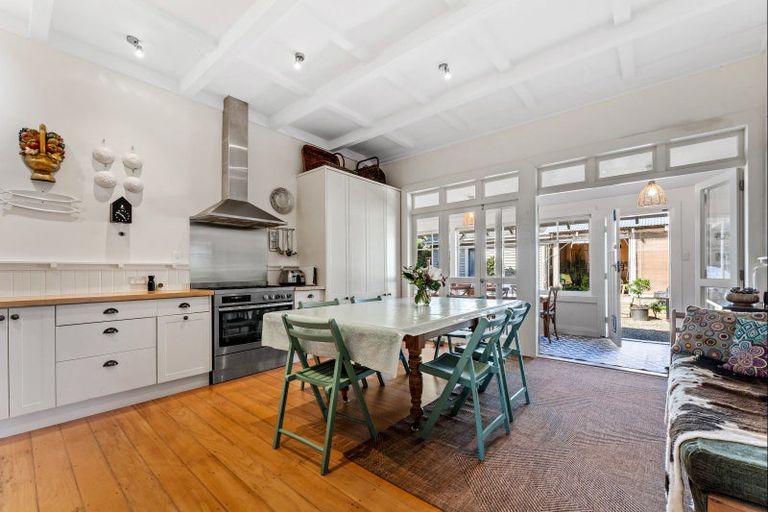 Photo of property in 331 Kaipara Flats Road, Warkworth, 0981