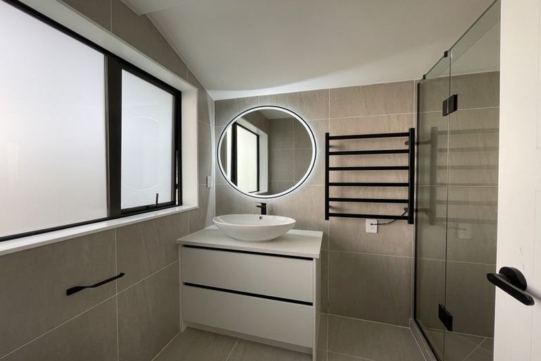 Photo of property in 13a Graeme Avenue, Mangere East, Auckland, 2024