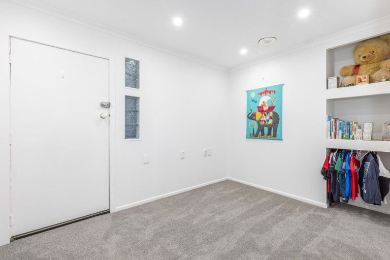 Photo of property in 5 Roys Road, Plimmerton, Porirua, 5026