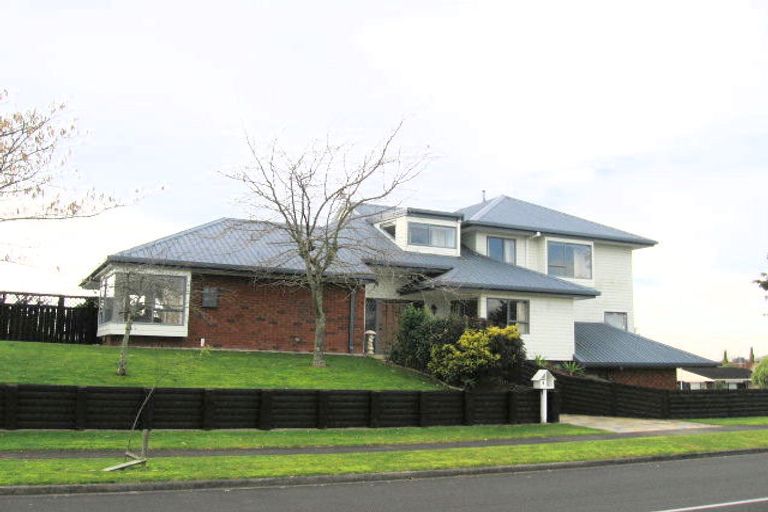 Photo of property in 2 Dallinger Street, St Andrews, Hamilton, 3200