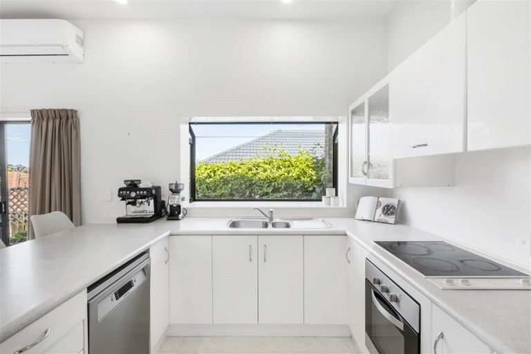 Photo of property in 1/9 Kells Place, Botany Downs, Auckland, 2010