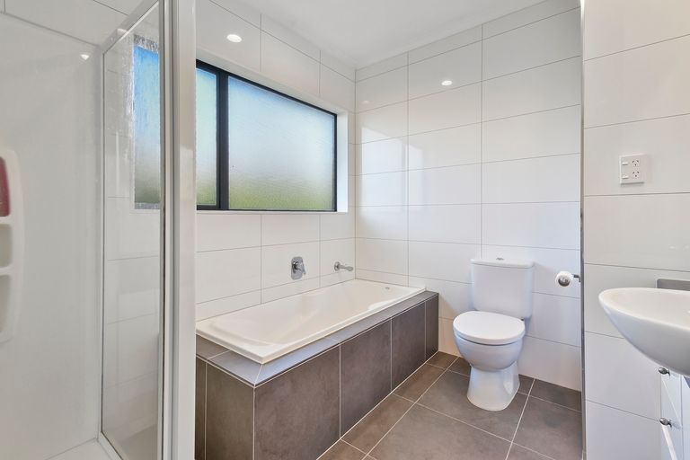 Photo of property in 43 Turnberry Drive, Wattle Downs, Auckland, 2103