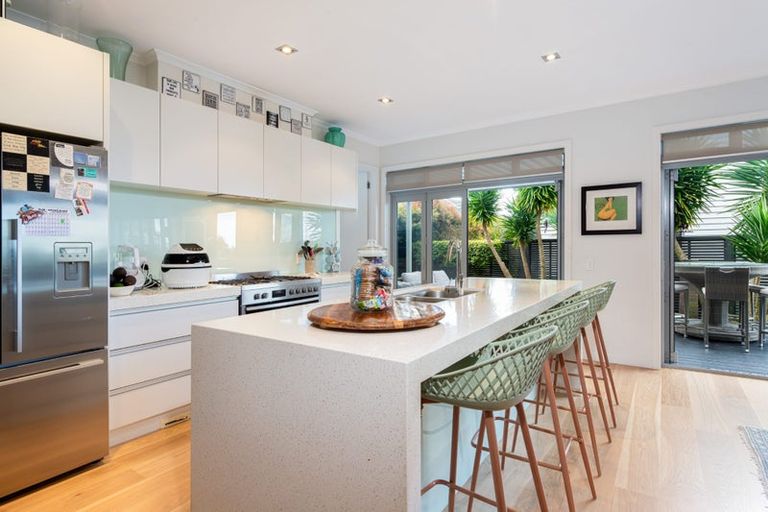 Photo of property in 131 Kowhai Road, Mairangi Bay, Auckland, 0630