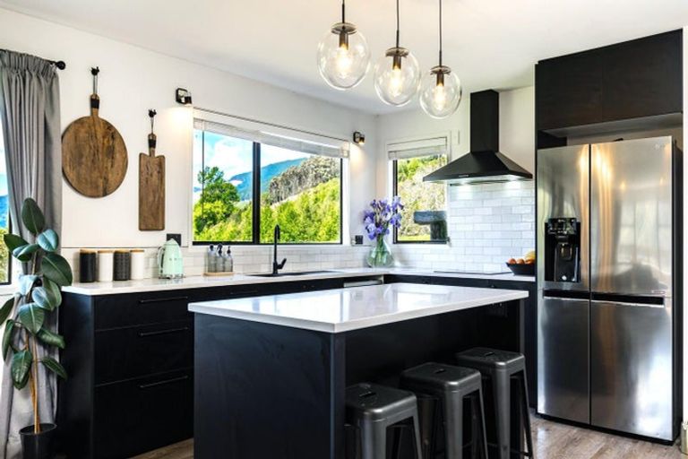Photo of property in 1058 Queen Charlotte Drive, Linkwater, Picton, 7281