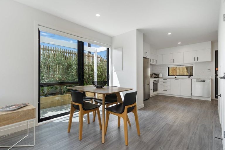 Photo of property in 2a Ellen Avenue, Hillcrest, Auckland, 0627