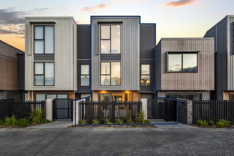 Photo of property in 53 Bearing Parade, Long Bay, Auckland, 0630