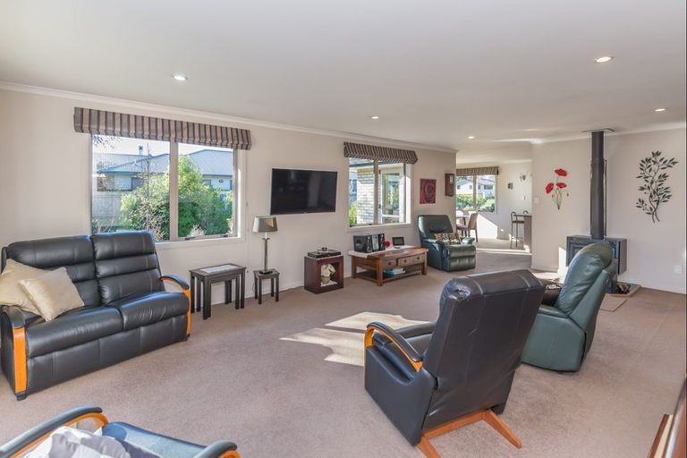 Photo of property in 29 Barry Curtis Place, Levin, 5510