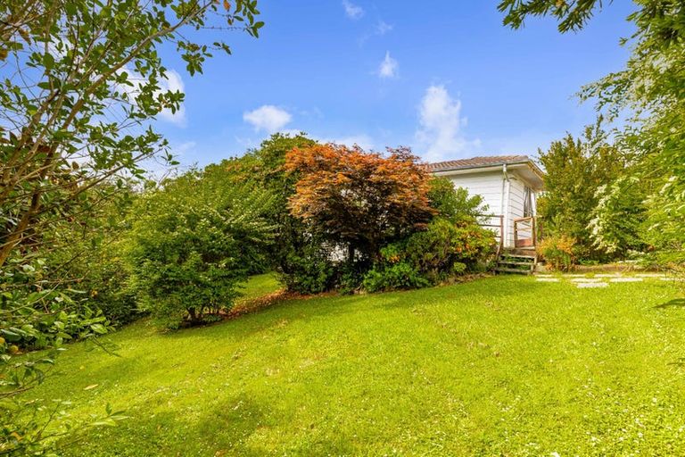 Photo of property in 14 Benita Place, Sunnyvale, Auckland, 0612