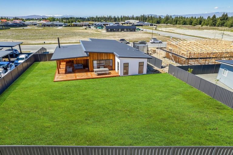 Photo of property in 2 Canal Place, Twizel, 7901