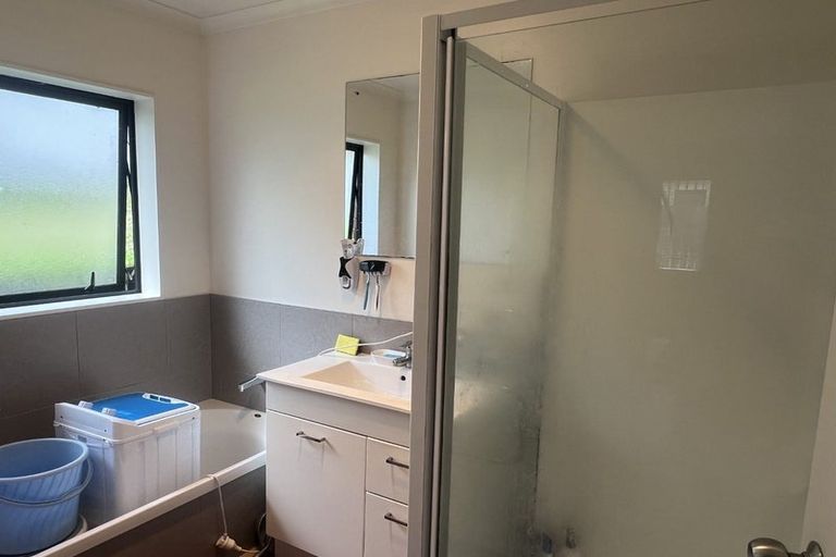 Photo of property in 63 Tiriwa Drive, Massey, Auckland, 0614